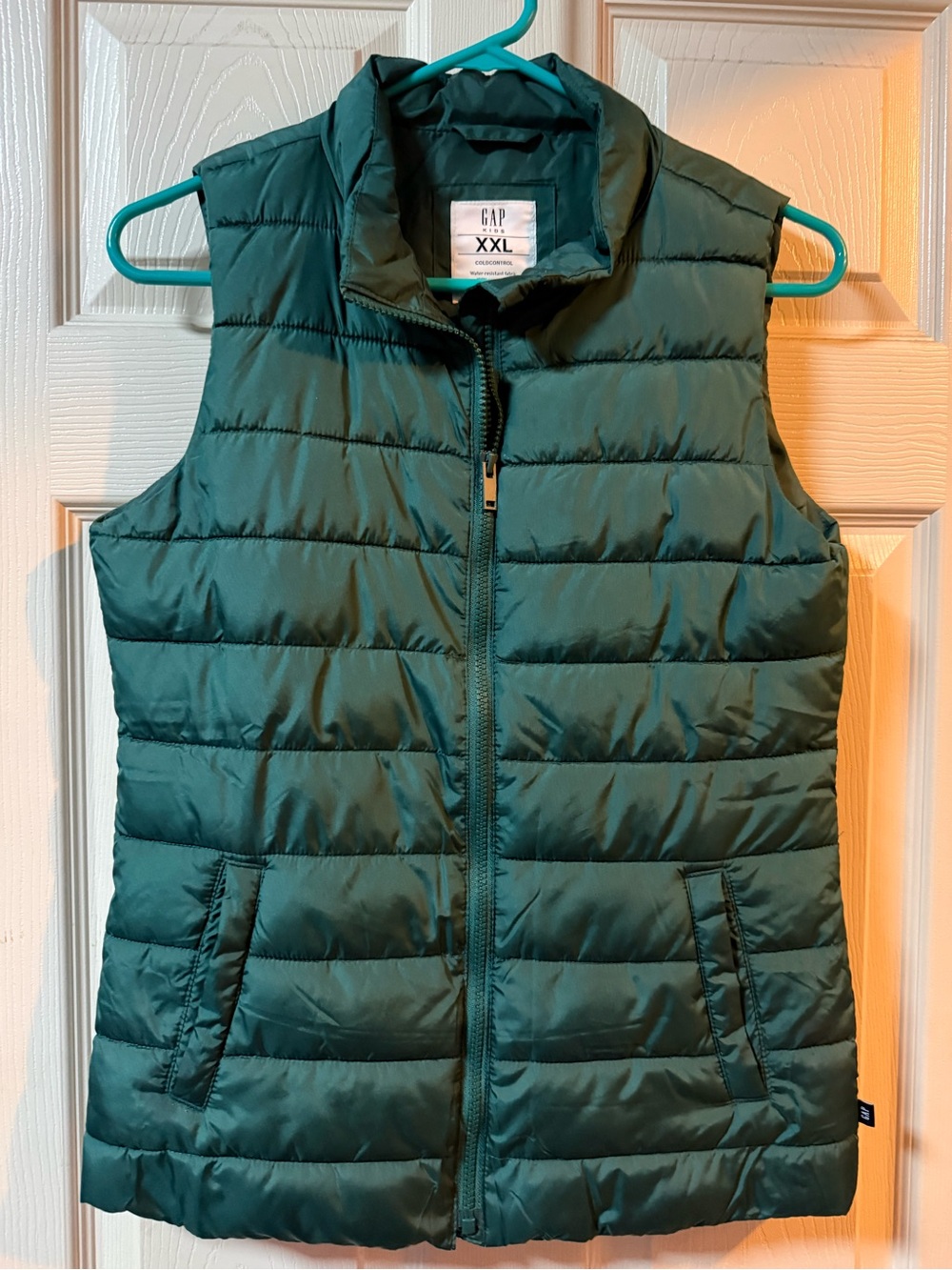 GAP Kids Quilted Puffer Vest in Green